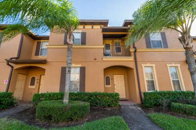 Front of rental near Disney
