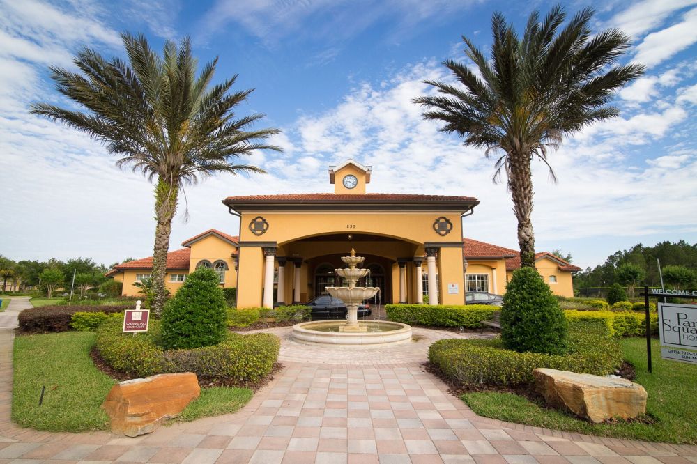 On-site amenities:- Clubhouse