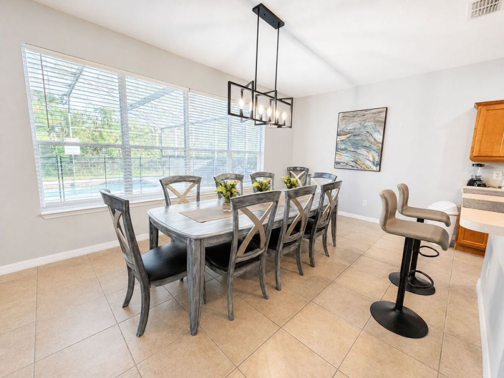 Bright and beautiful dining room