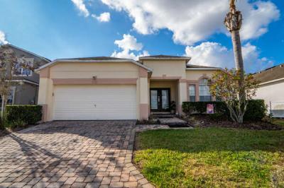 Front of rental near Disney