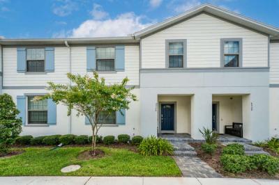 Front of villa near Disney