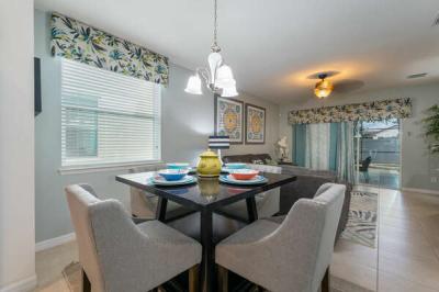 Breakfast table seating for 4